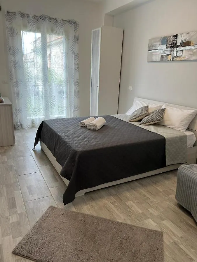 Bed and Breakfast Il melograno Carini Bed & Breakfast